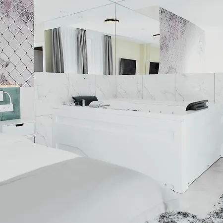 Tulip Hotel Zyrardow