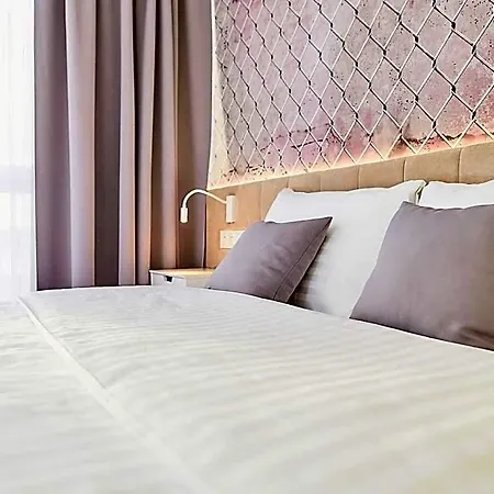 Otel Tulip Zyrardow