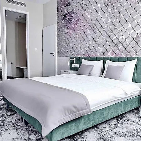 Otel Tulip Zyrardow
