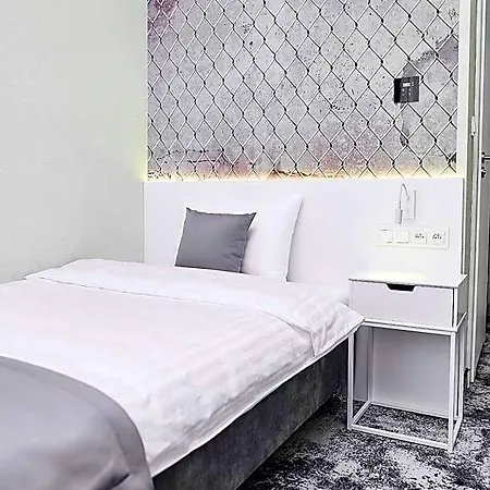 Otel Tulip Zyrardow