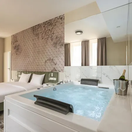 Tulip Hotel 3*