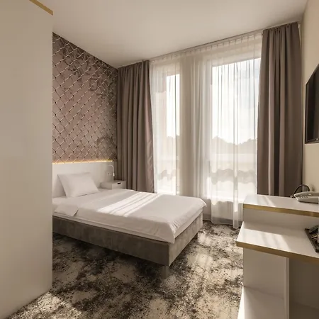 Tulip Hotel Zyrardow